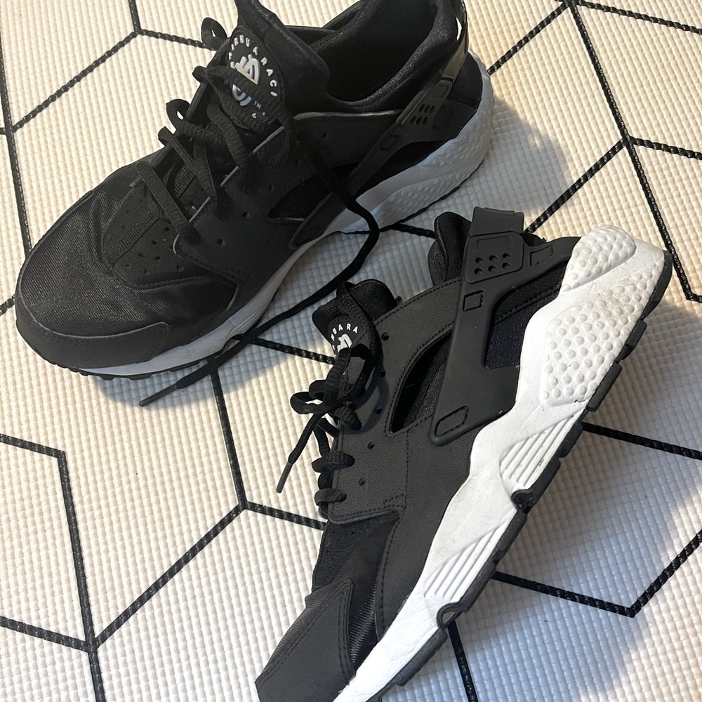 Women’s 8.5 Nike Huarache Shoes/Sneakers